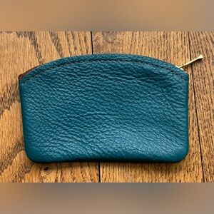 VICTORIA LEATHER COMPANY Pouch